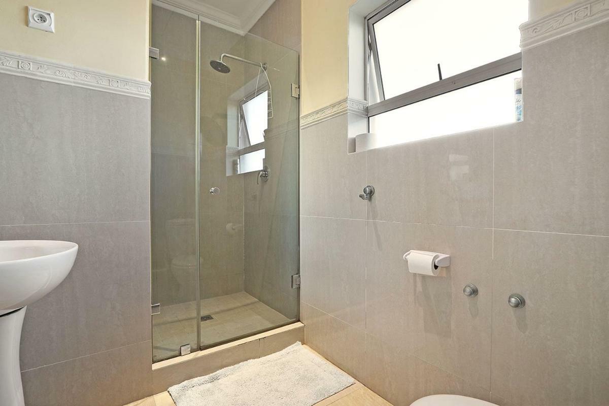 בלוברגסטראנד Natalie Guesthouse מראה חיצוני תמונה