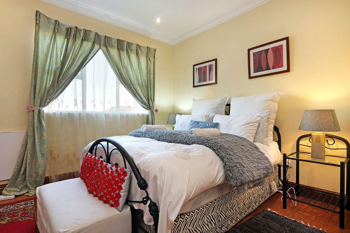 בלוברגסטראנד Natalie Guesthouse מראה חיצוני תמונה